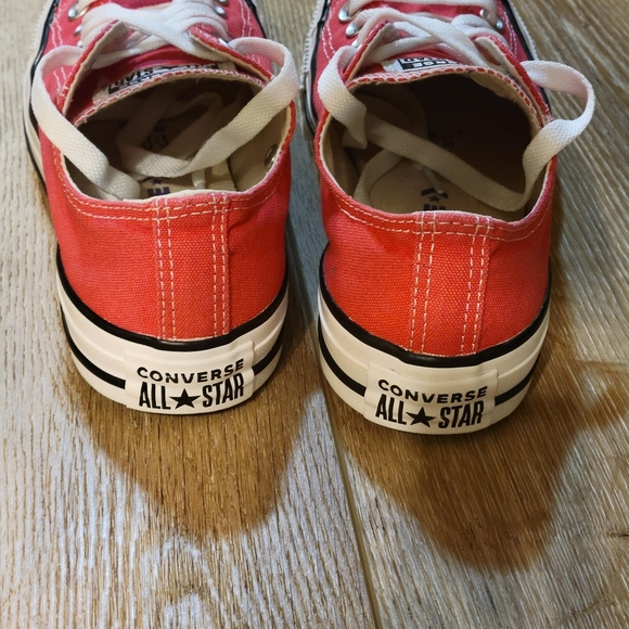 Like New! Strawberry Jam Pink Converse Chuck Taylor Low Tops - Picture 4 of 8